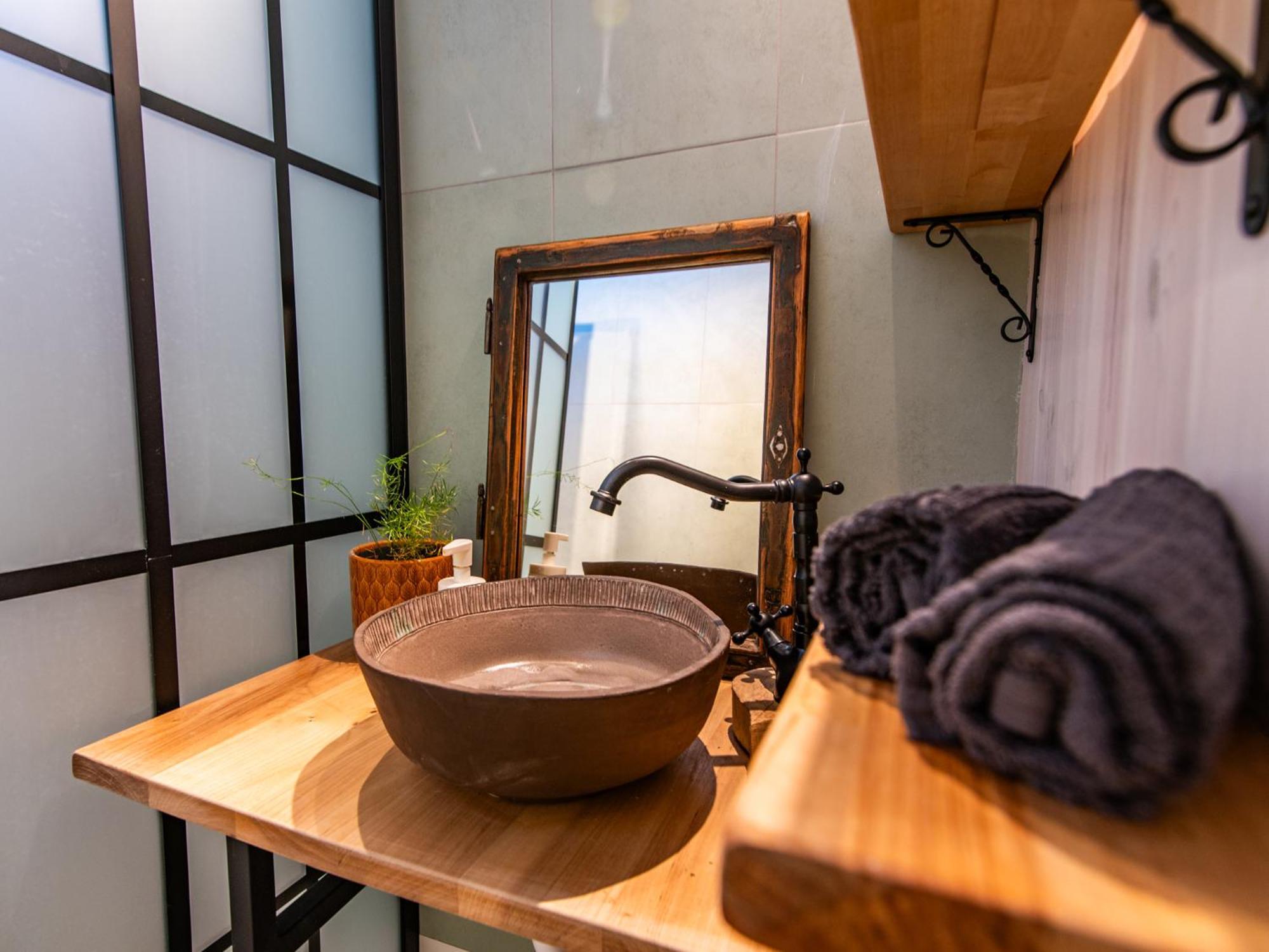Minifaktura Loft Apartman & Reggelizo Es Etelbar Szokolya Экстерьер фото